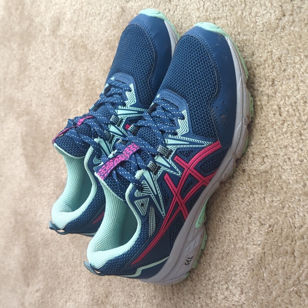 Asics women's shoes size 8